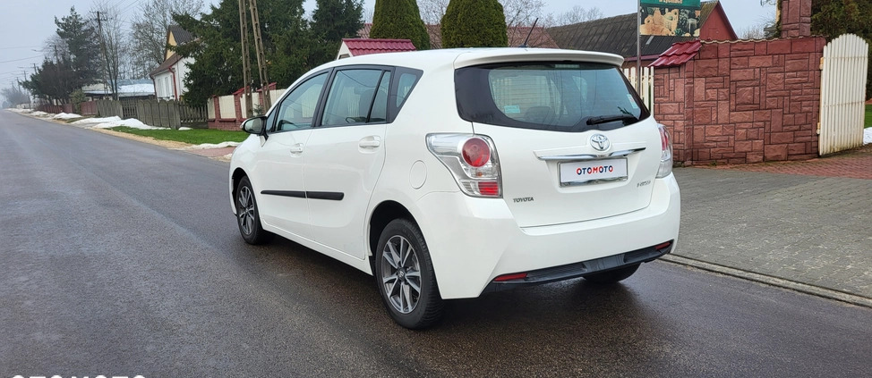 Toyota Verso cena 32900 przebieg: 185200, rok produkcji 2014 z Włodawa małe 436